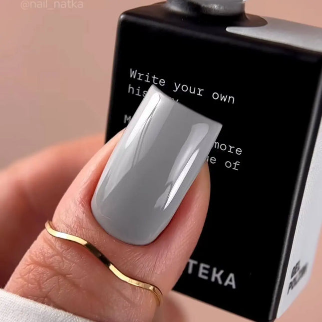 Βερνίκι Gel BIBLIOTEKA №019 Mist 10ml - Απαλό γκρι χρώμα
