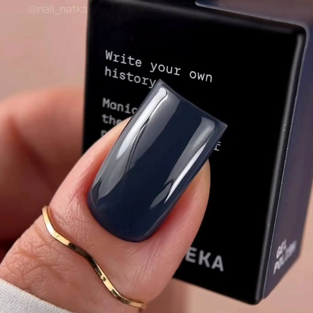BIBLIOTEKA Βερνίκι Τζελ №020 Denim 10ml - Βαθύ μπλε χρώμα