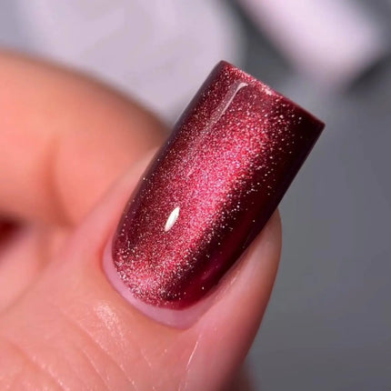 Saga Cat Eye Space №4 Cooper Pink 10ml